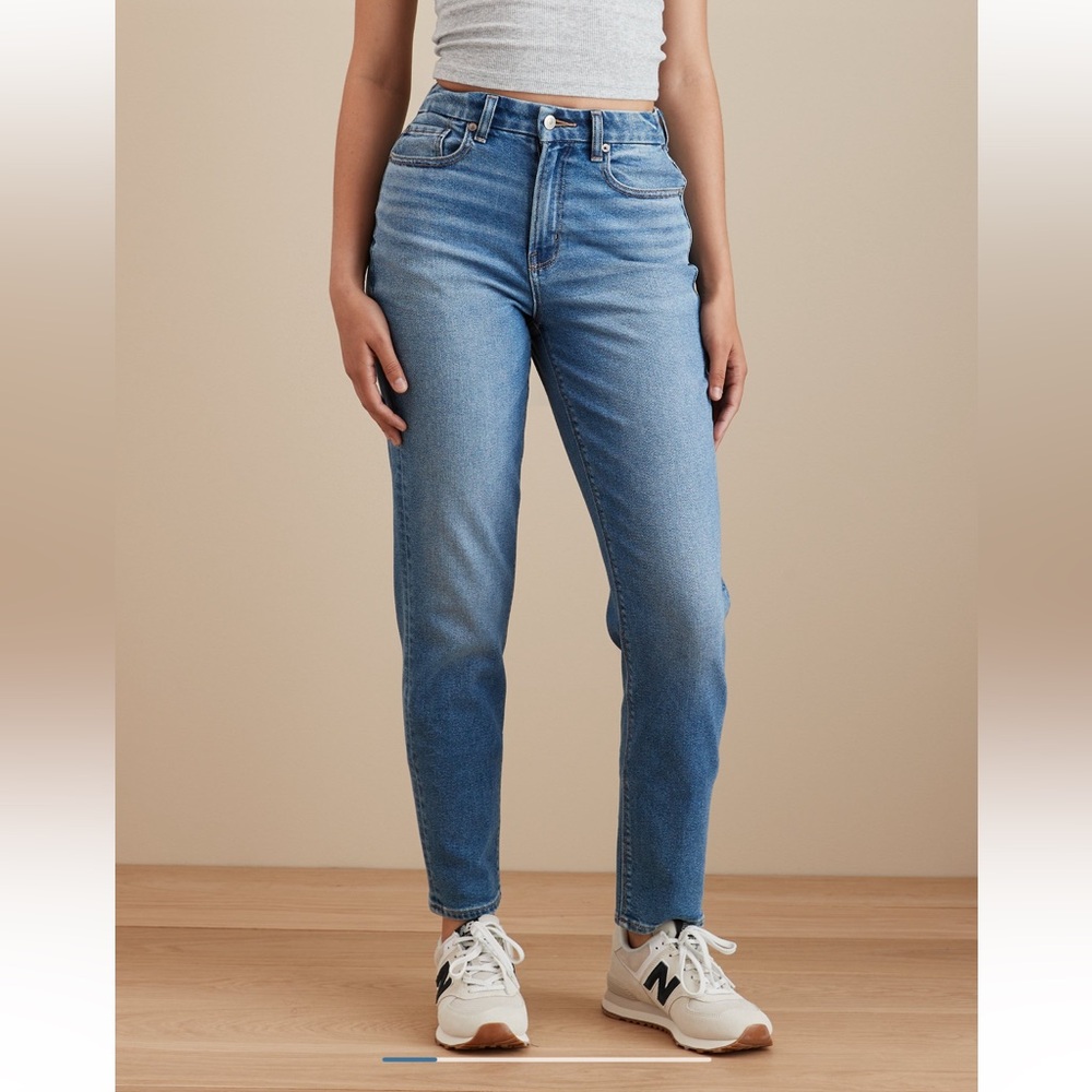 American Eagle Outfitters Curvy Mom Jeans